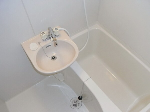 ヴィラ・ファミーユAの物件内観写真